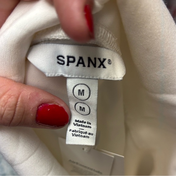 ❗️NWT❗️| SPANX | AirEssentials Tunic. Size M. - Picture 8 of 8